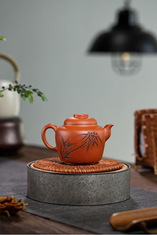 鄉(xiāng)村振興工藝美術(shù)師陸婕婕 一把土捏出萬千形態(tài)